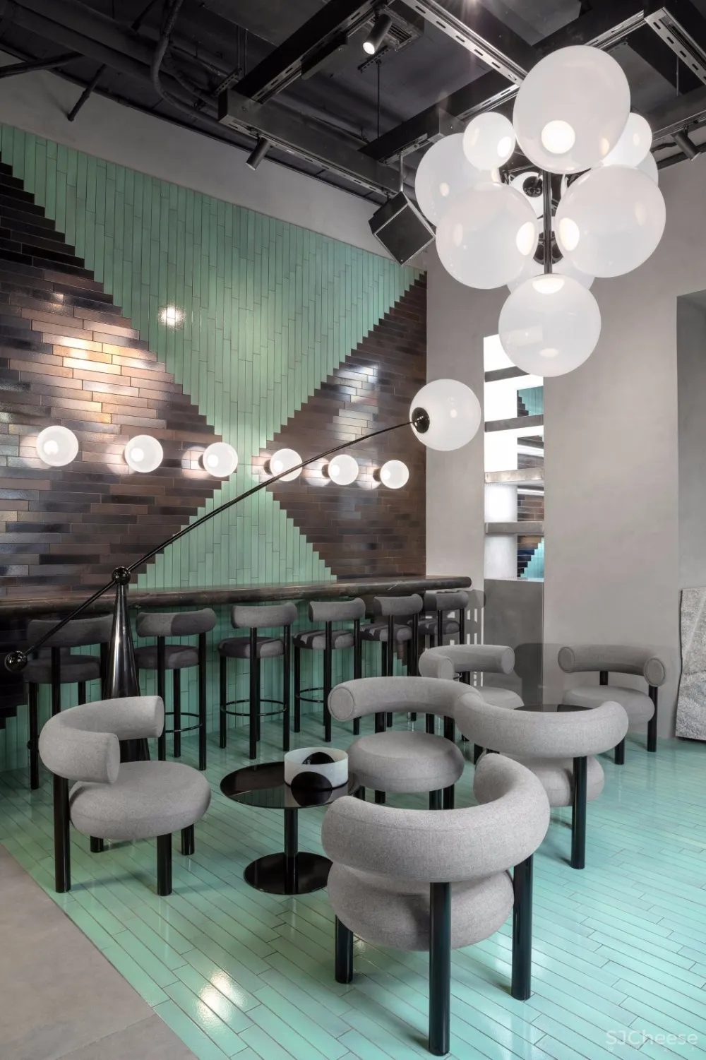 首发 | Tom Dixon:米兰 曼佐尼餐厅