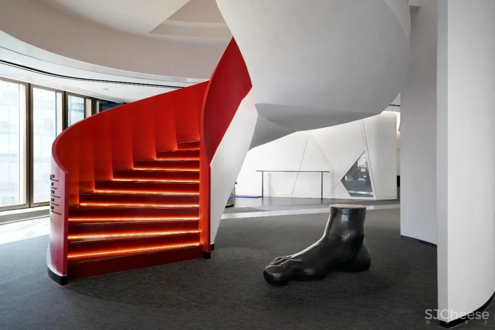 新作 | 复星集团 · BFC 外滩金融中心空中健身会所 · 连自成重磅新作