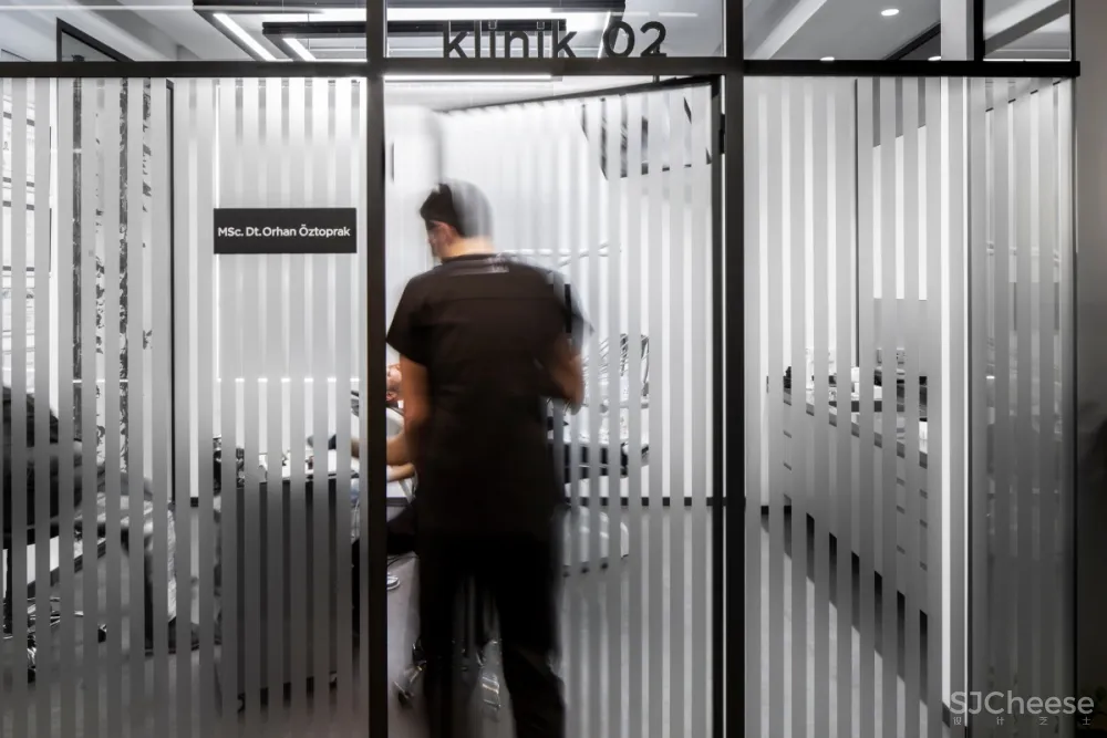 Slash Architects | 土耳其一间极简口腔牙科诊所