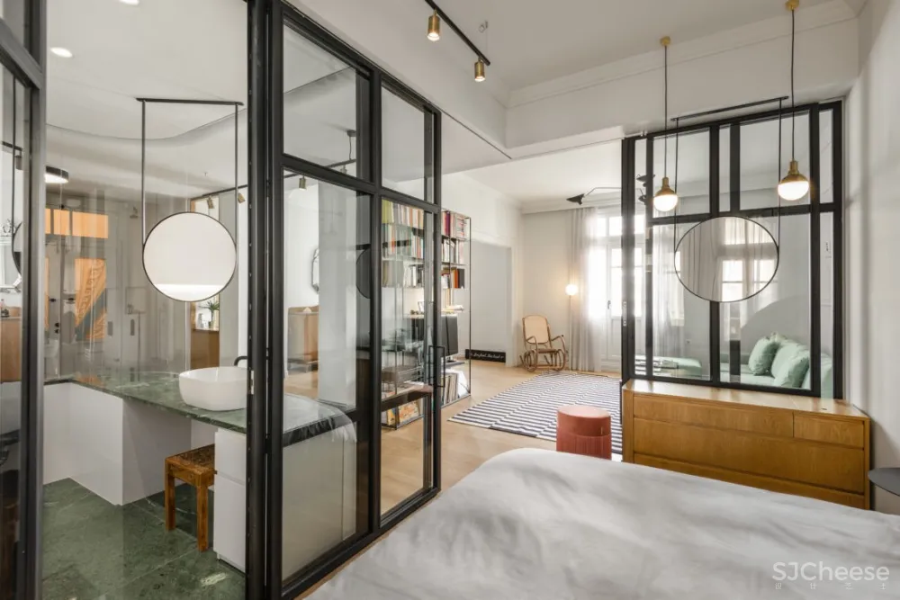 黑框隔断+水磨石丨新古典也可以这么玩