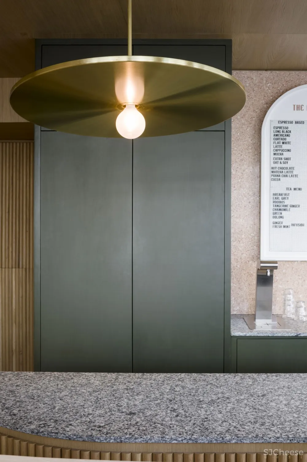 伦敦Penny Drop餐饮店 Golden