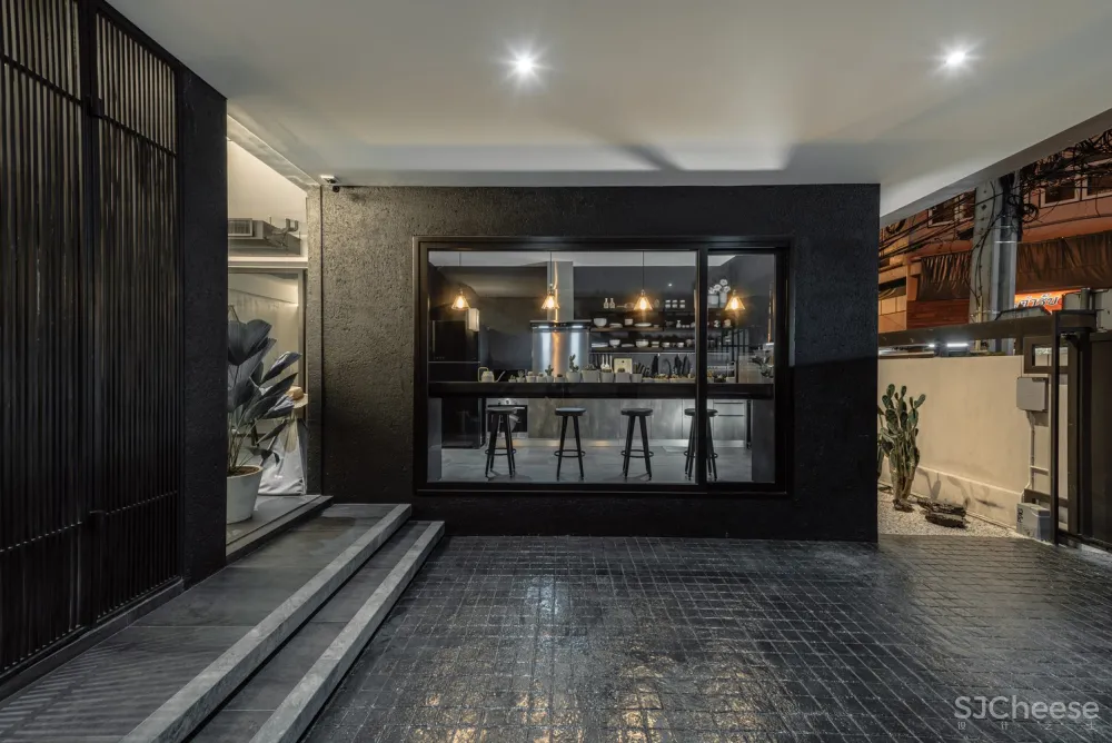 FLAT12x | 古典与现代结合的泰国住宅 Bird Bom House