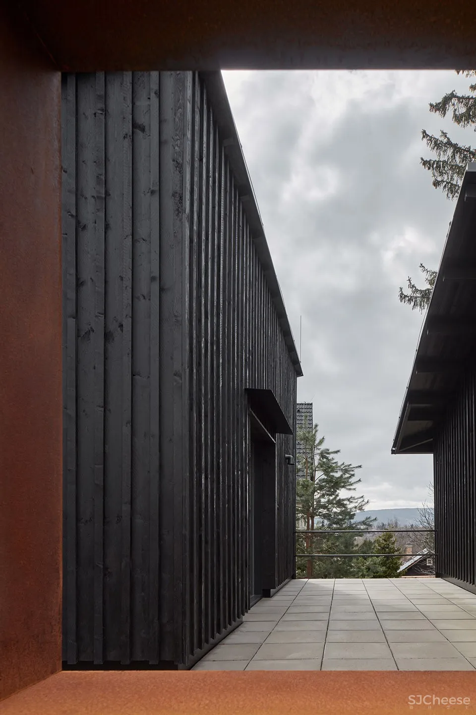 墙后住宅，捷克 / Mjölk architects