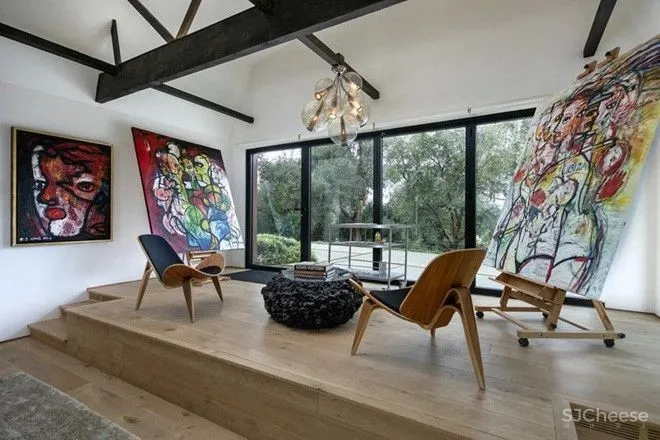 被130棵活了250年古橡树包围的现代住宅丨每天关门窗花40分钟