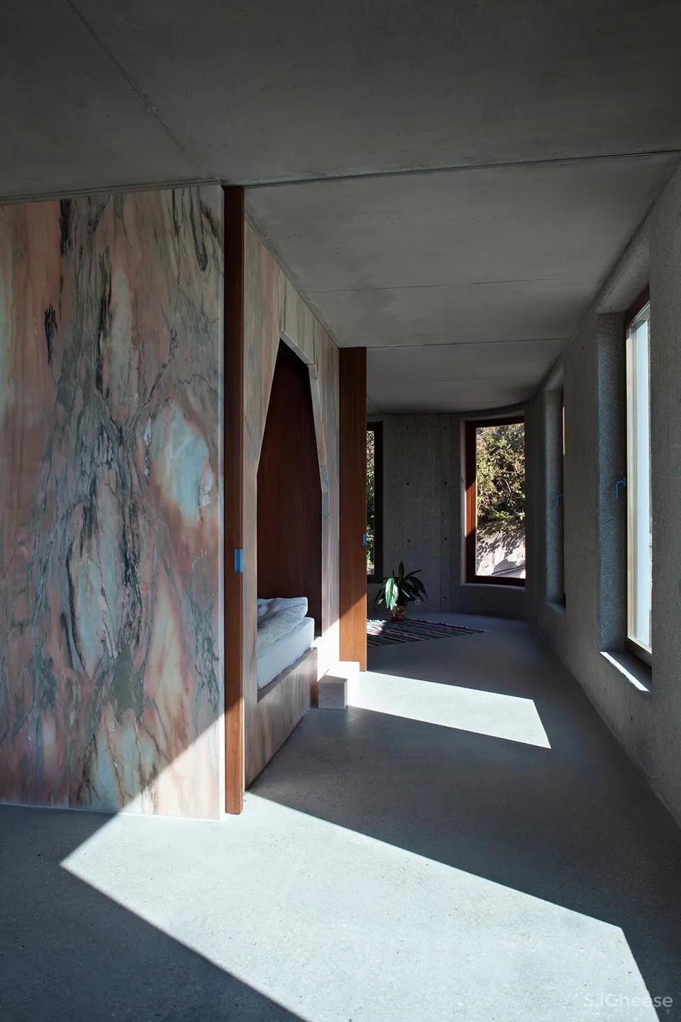 山上住宅,里斯本 / Leopold Banchini Architects