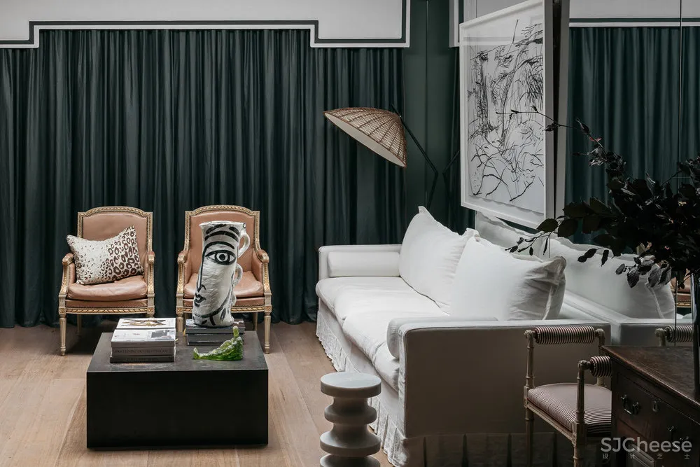 Phoebe Nicol | 精致现代风外壳下的欧洲经典