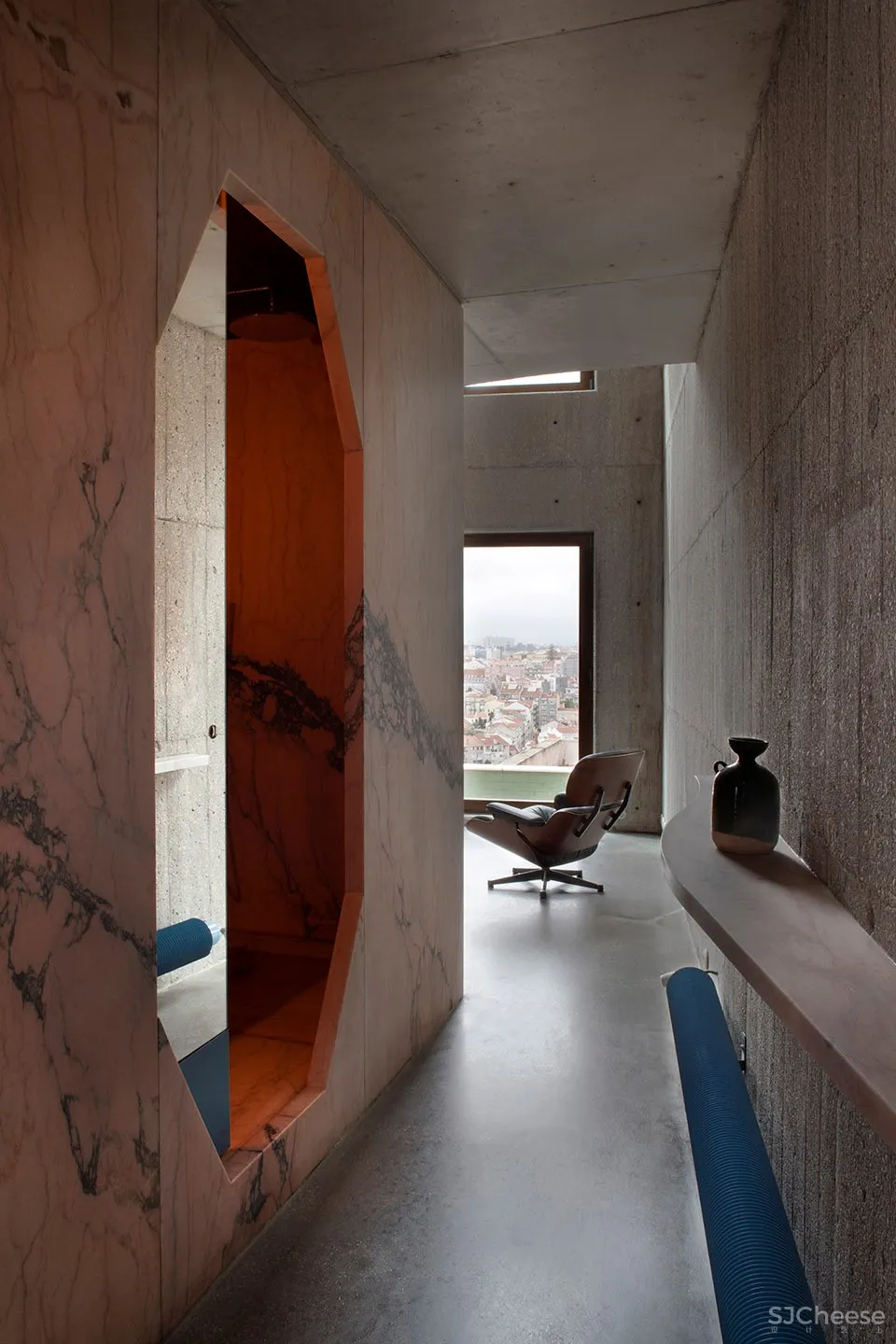 山上住宅,里斯本 / Leopold Banchini Architects