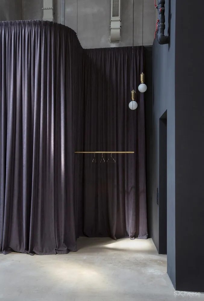 首发 | Alexander Volkov Architects:极简现代高级感莫斯科顶层办公室