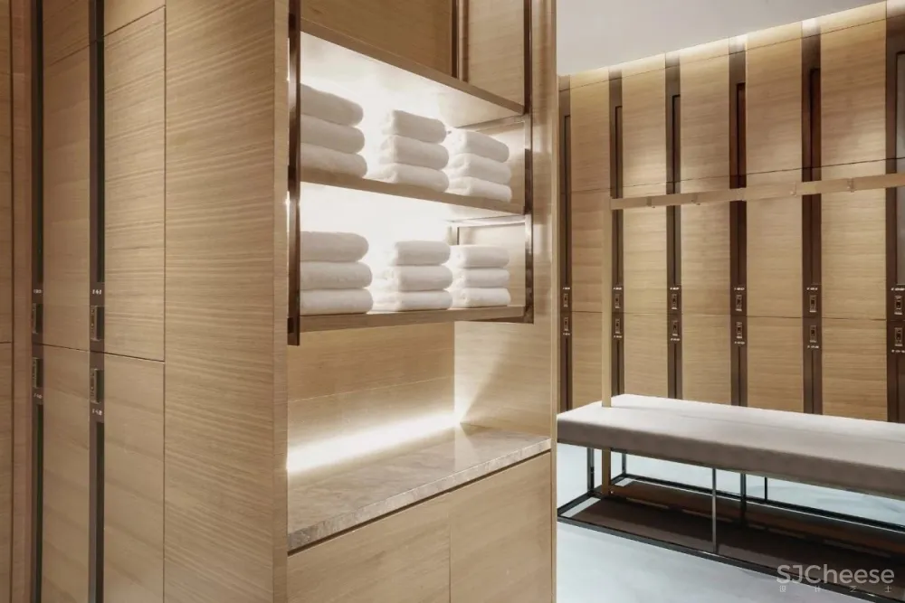 新作 | 复星集团 · BFC 外滩金融中心空中健身会所 · 连自成重磅新作