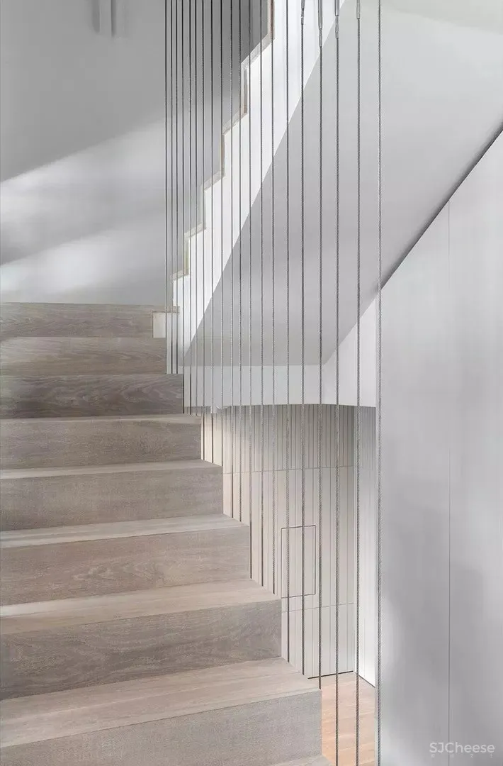 黑白灰品质感大宅 Aviram Kushmirski