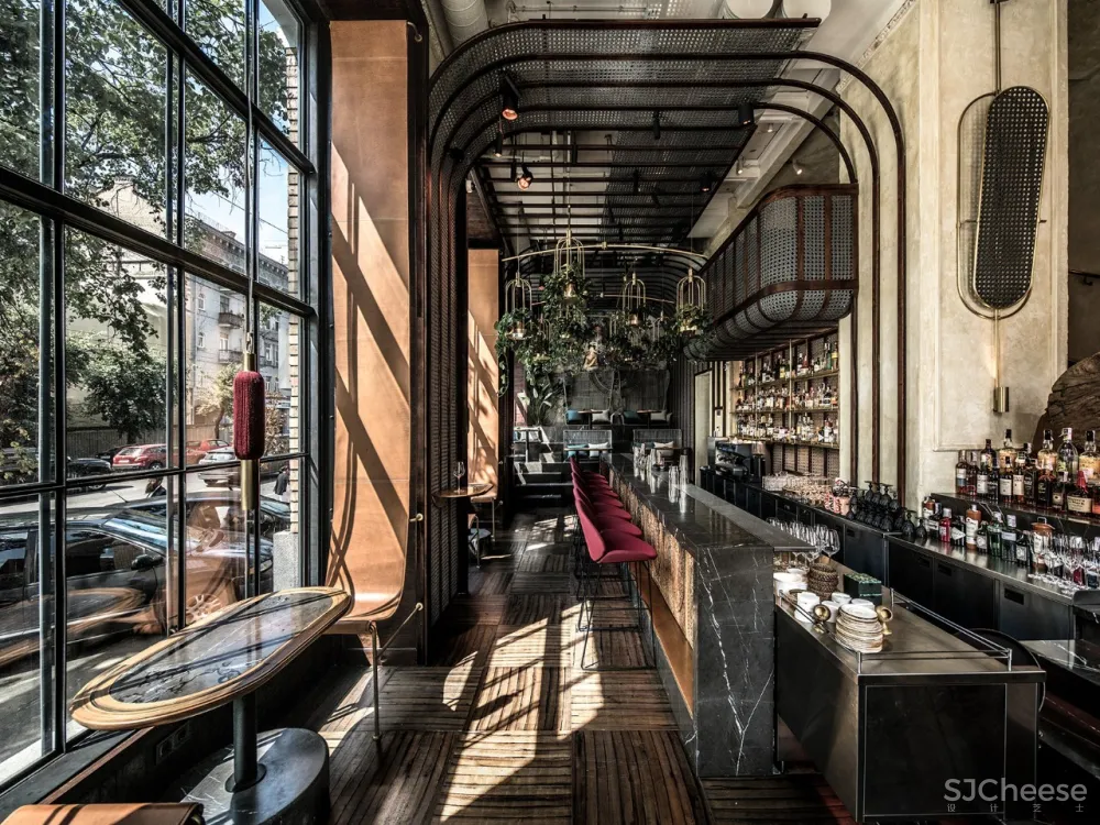 这4个主题餐厅丨天花板设计的太夸张了