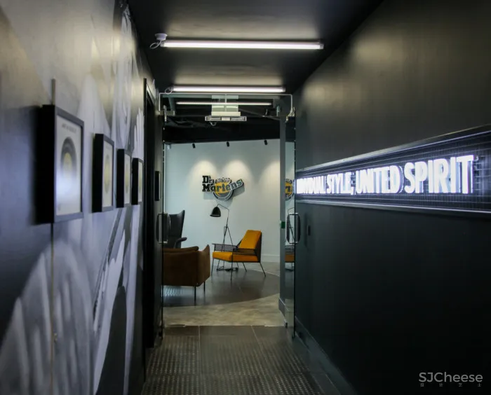 SpaceInvader | 伦敦鞋品牌Dr. Martens办公室