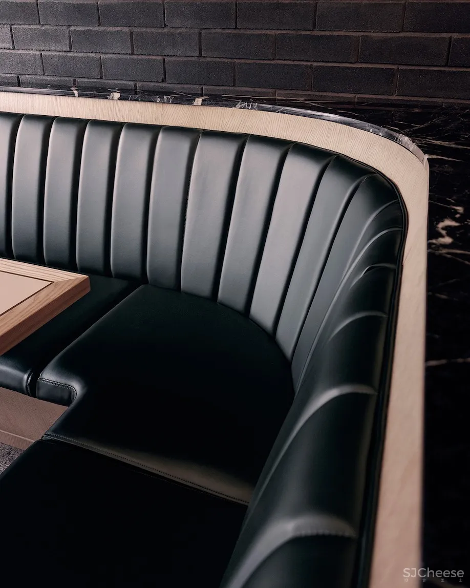 这家酒吧内部空间的光线和质感简直是设计典范 APPAREIL Architecture