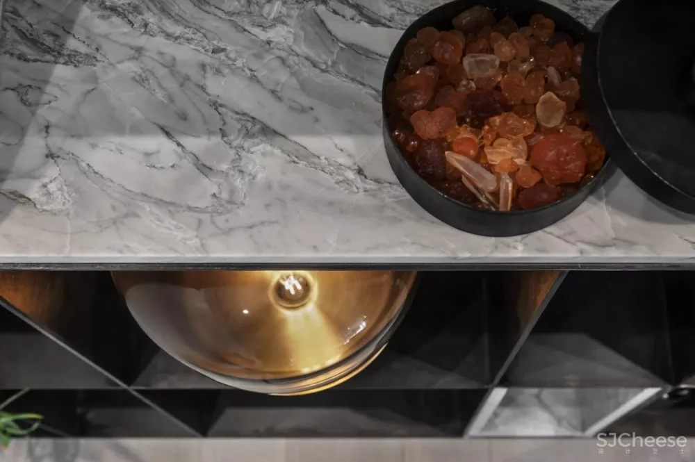 黑白灰品质感大宅 Aviram Kushmirski