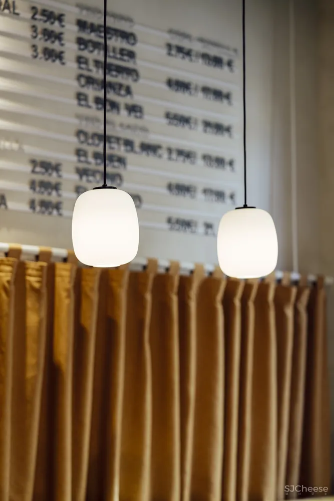 MESURA | 西班牙一间30平米休闲餐厅