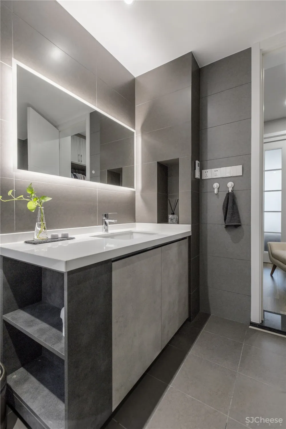 《漫画家日记》160㎡简约黑白灰 欢乐佳园装饰