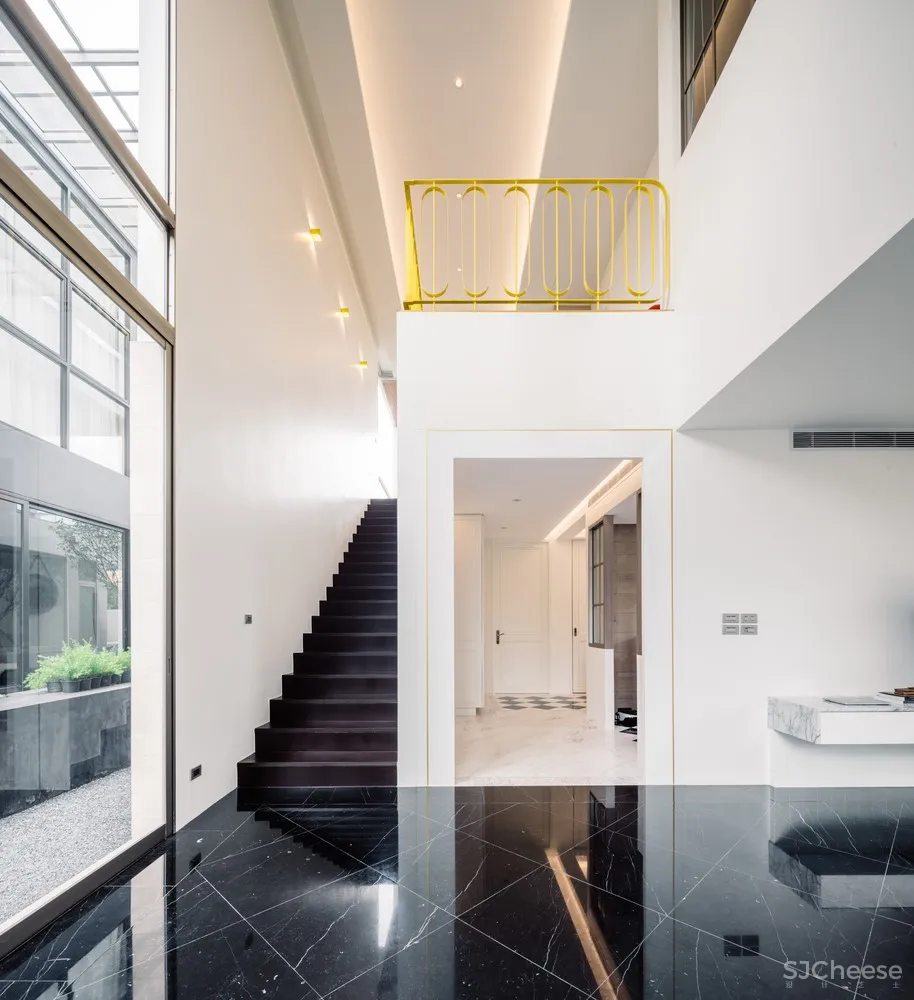 FLAT12x | 古典与现代结合的泰国住宅 Bird Bom House