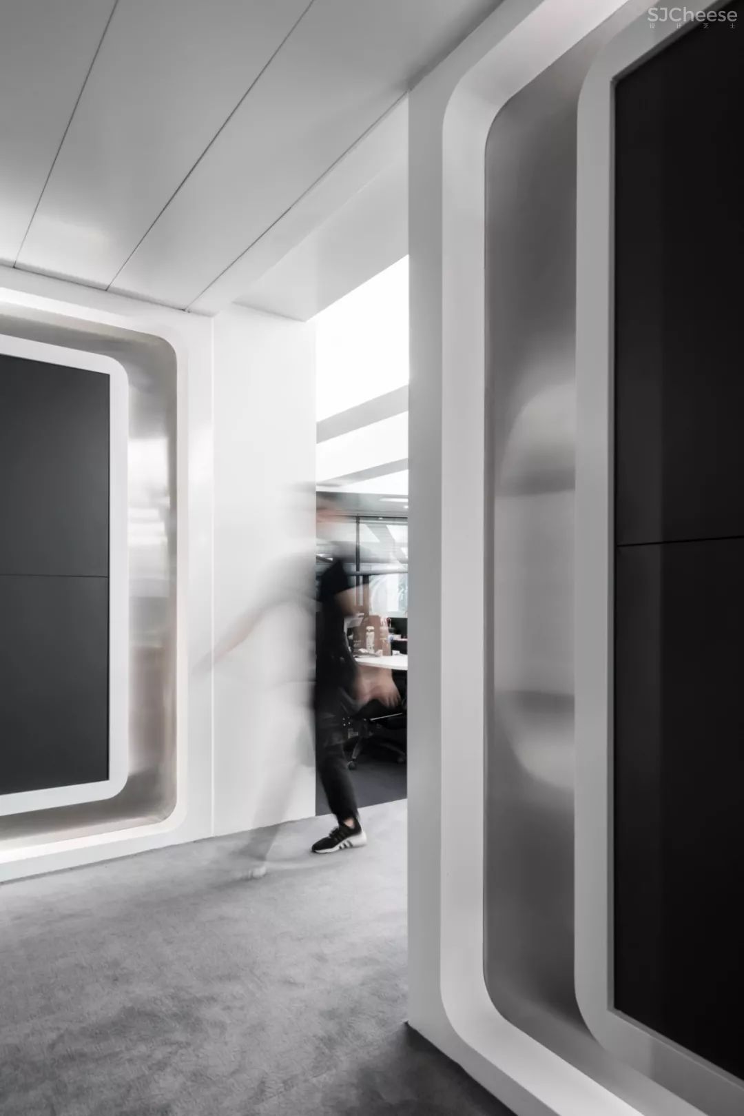 广州珠江新城CBD未来总部办公设计,满满的科技感! 加减智库设计事务所