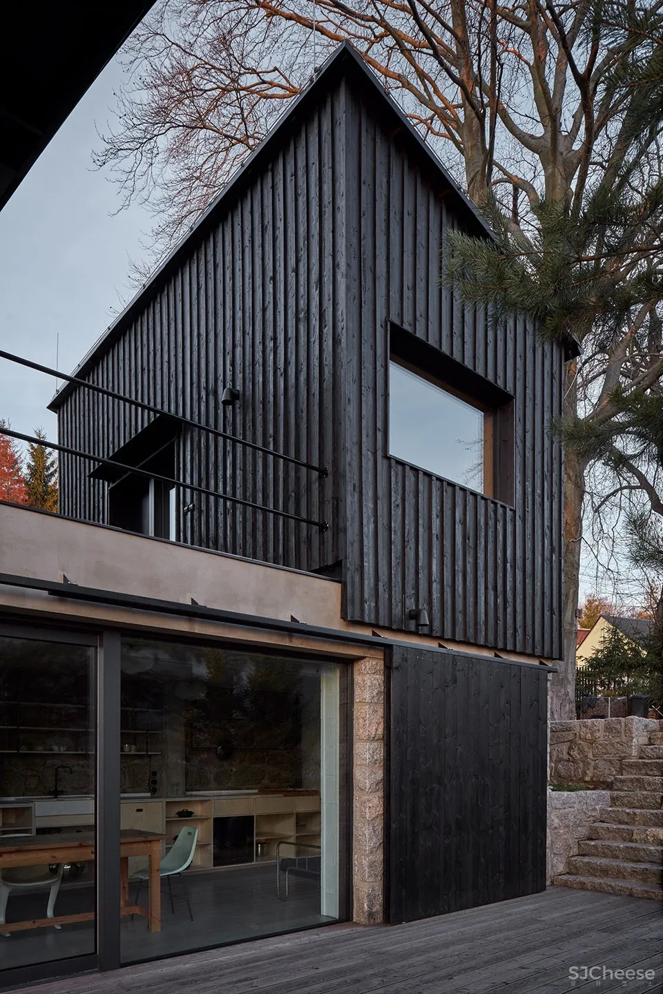 墙后住宅，捷克 / Mjölk architects