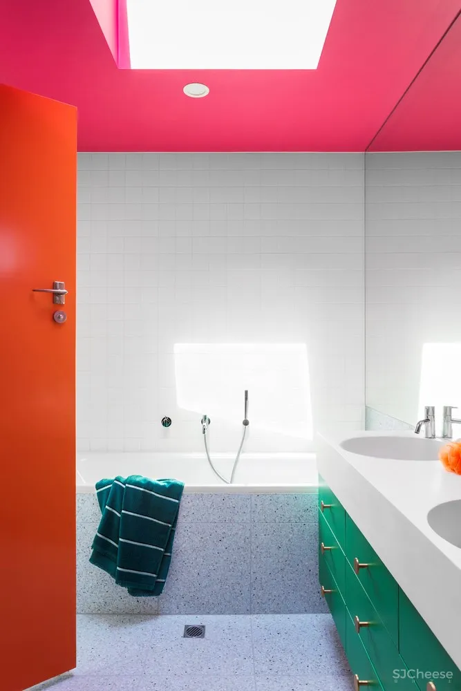 现代主义之家改造/ WOWOWA Architects