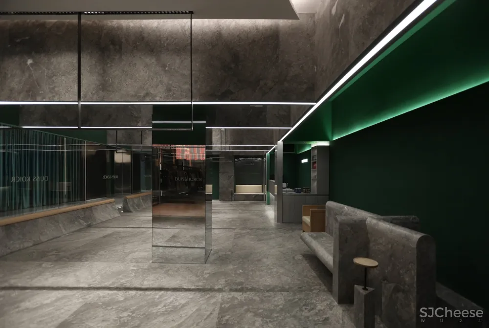 DUISS KOICR 精品服装店 素质传播