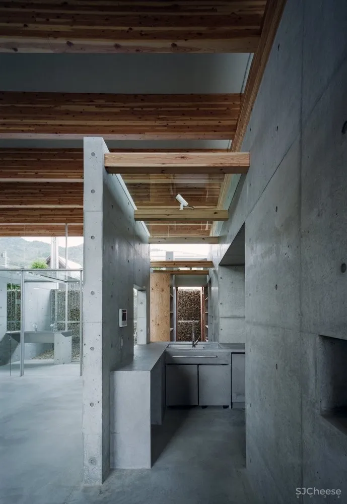 神户北小屋，打破传统空间划分方式 / 藤原室建筑设计事务所