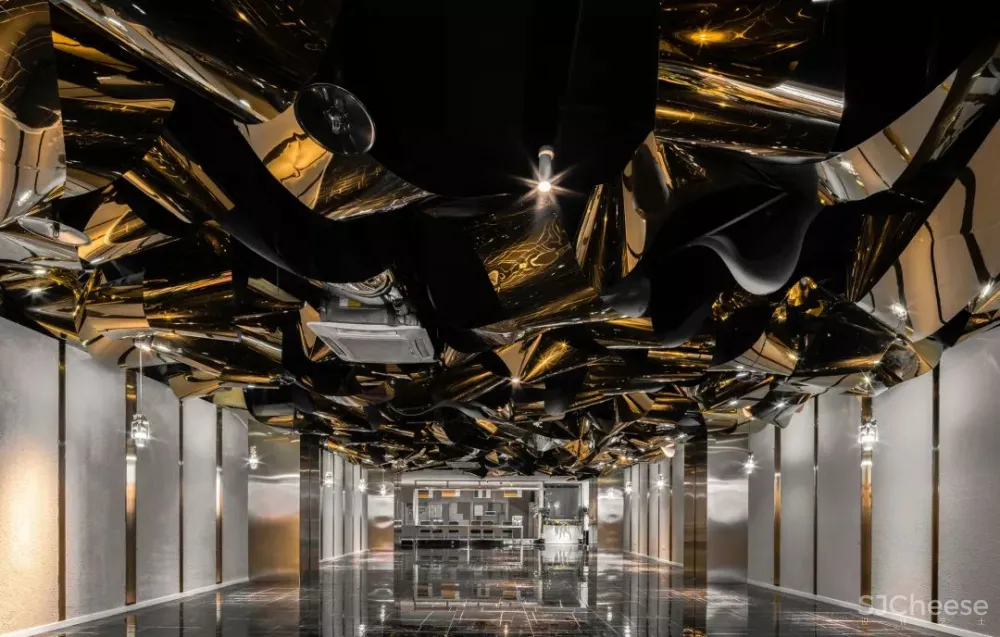 夜幻黑金,鱼翔怡美的办公新空间 周令设计