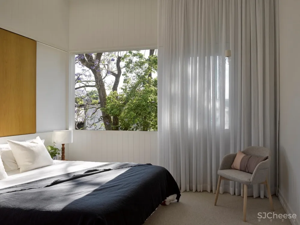 蓝花楹之家，白色住宅体现南澳风情 / SP Studio