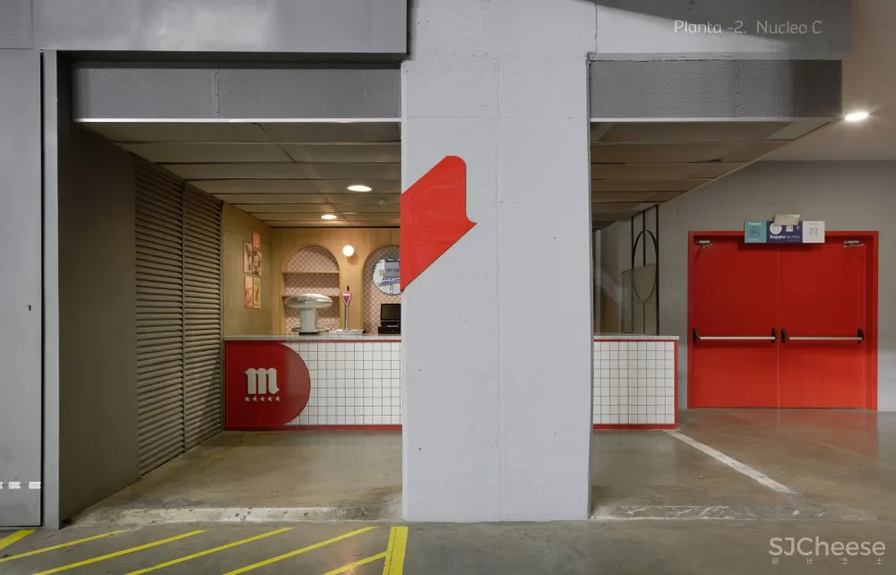 PuertoyMartín | 马德里体育馆工业风格内部设计