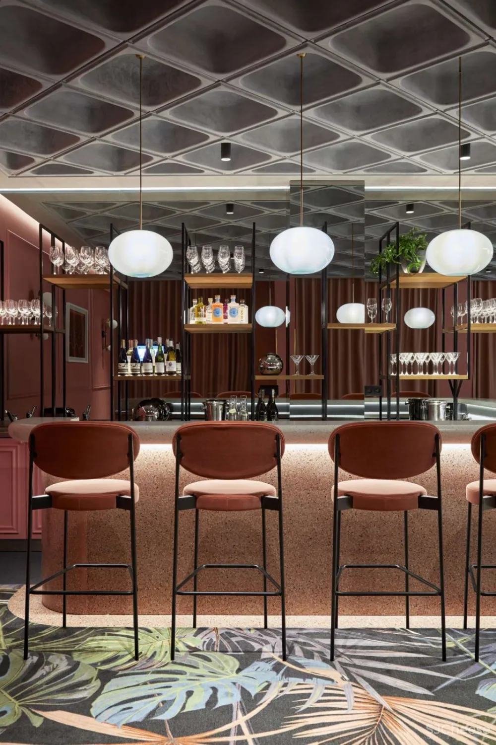 波兰现代工业的精致与活力，PURO酒店 SUPER FUTURES