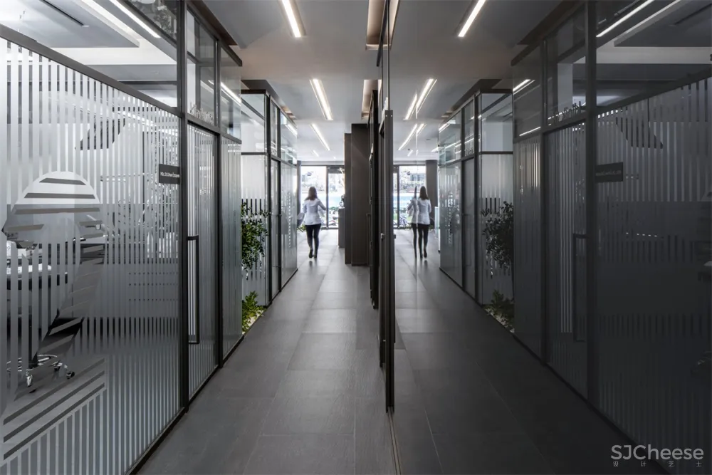 Slash Architects | 土耳其一间极简口腔牙科诊所