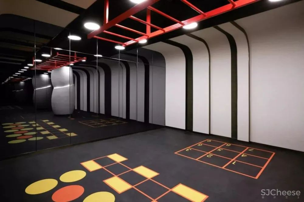 连自成年度力作!复星集团·BFC外滩金融中心空中健身会所