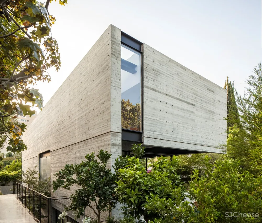 SB 住宅 / Pitsou Kedem Architects