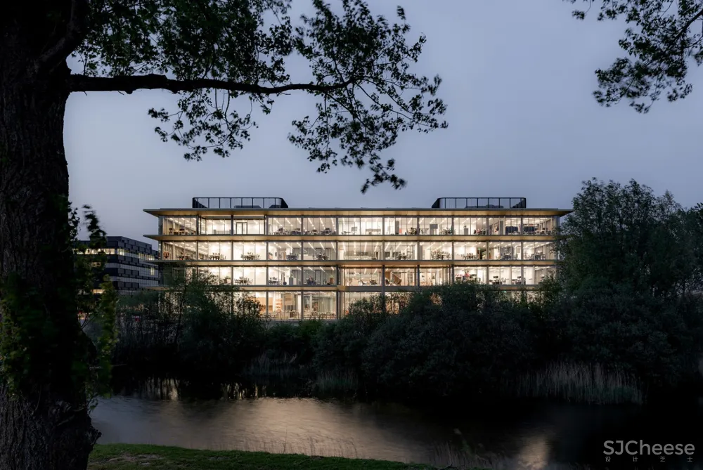 ASICS EMEA新总部,荷兰 / Powerhouse Company + RED Company