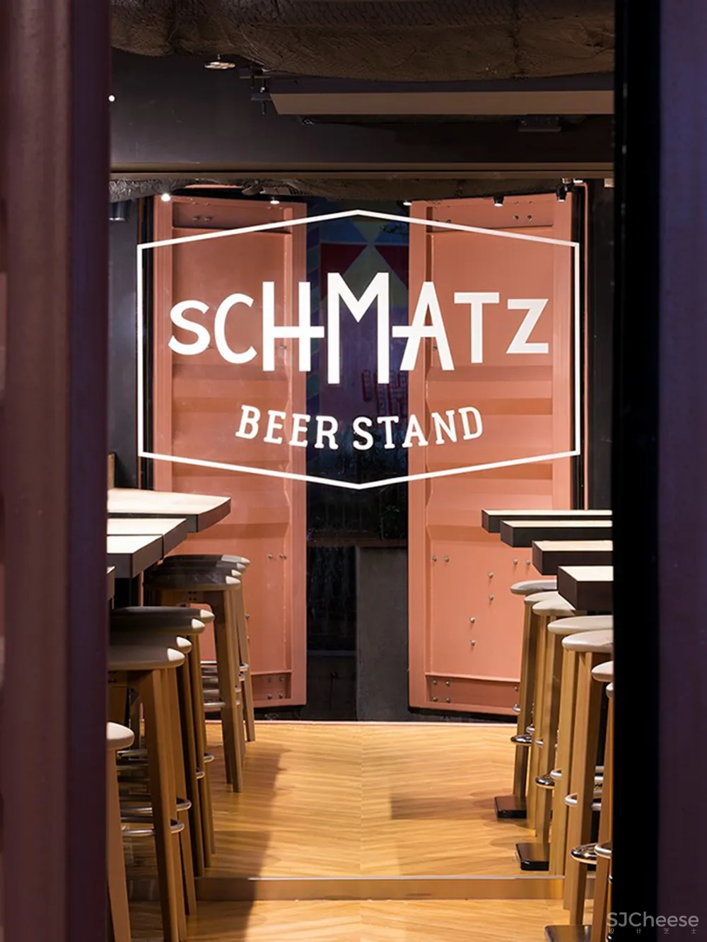 集装箱改造的啤酒吧,在东京尝尝正宗德国味道! I IN Inc.