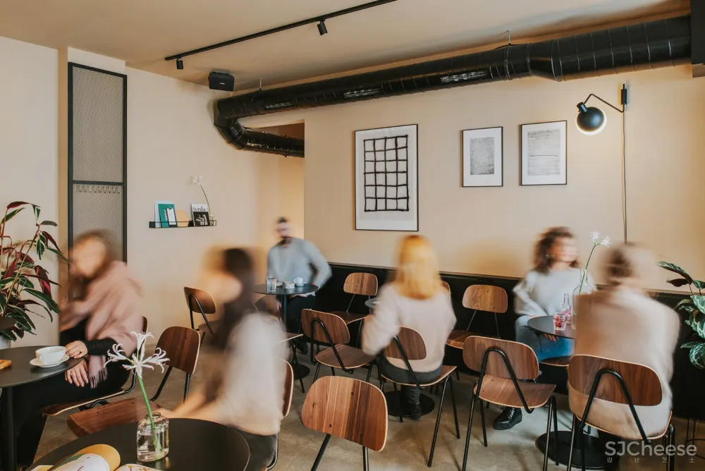 Regular酒吧,克罗地亚 / Regular Company