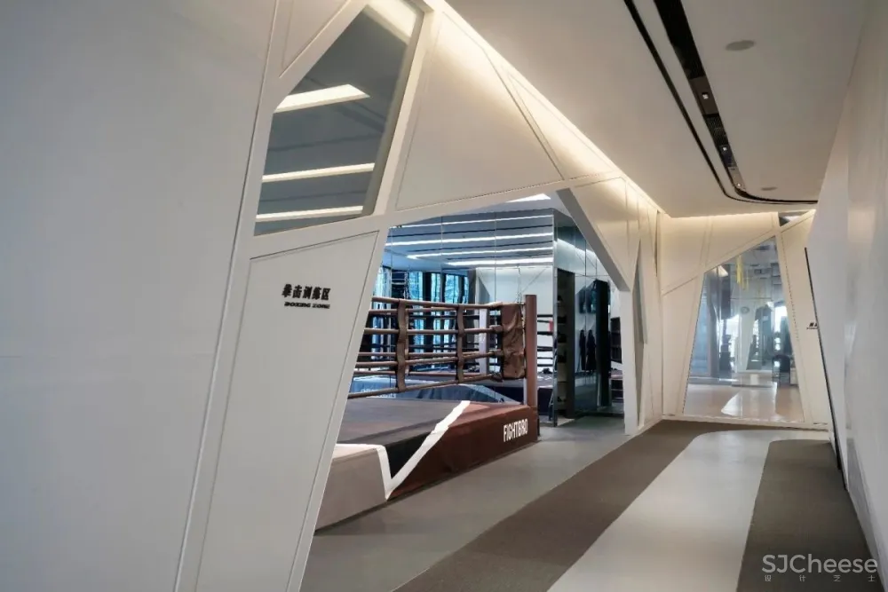 新作 | 复星集团 · BFC 外滩金融中心空中健身会所 · 连自成重磅新作