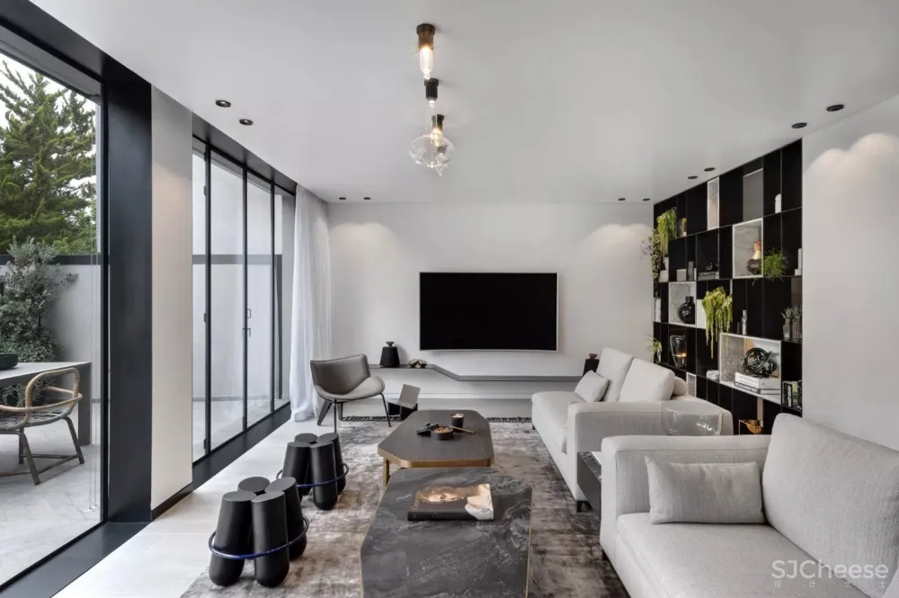 黑白灰品质感大宅 Aviram Kushmirski