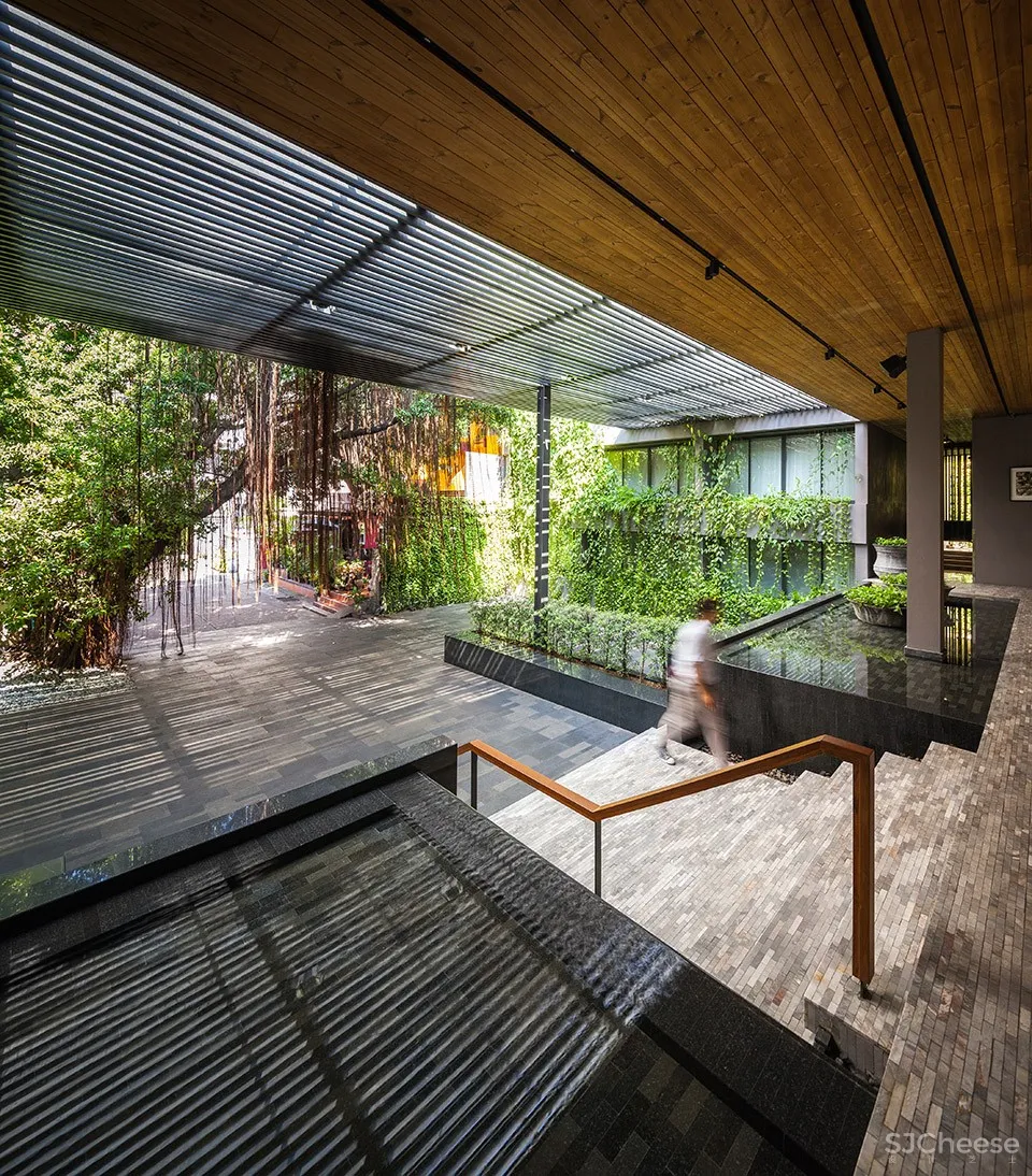 Ad Lib酒店庭院，曼谷 / T.R.O.P: terrains+open space