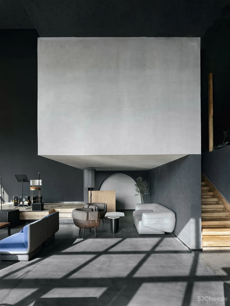 简单、酷、有质感,河北薄荷花园酒吧 侯天天 李成 刘晓鲁