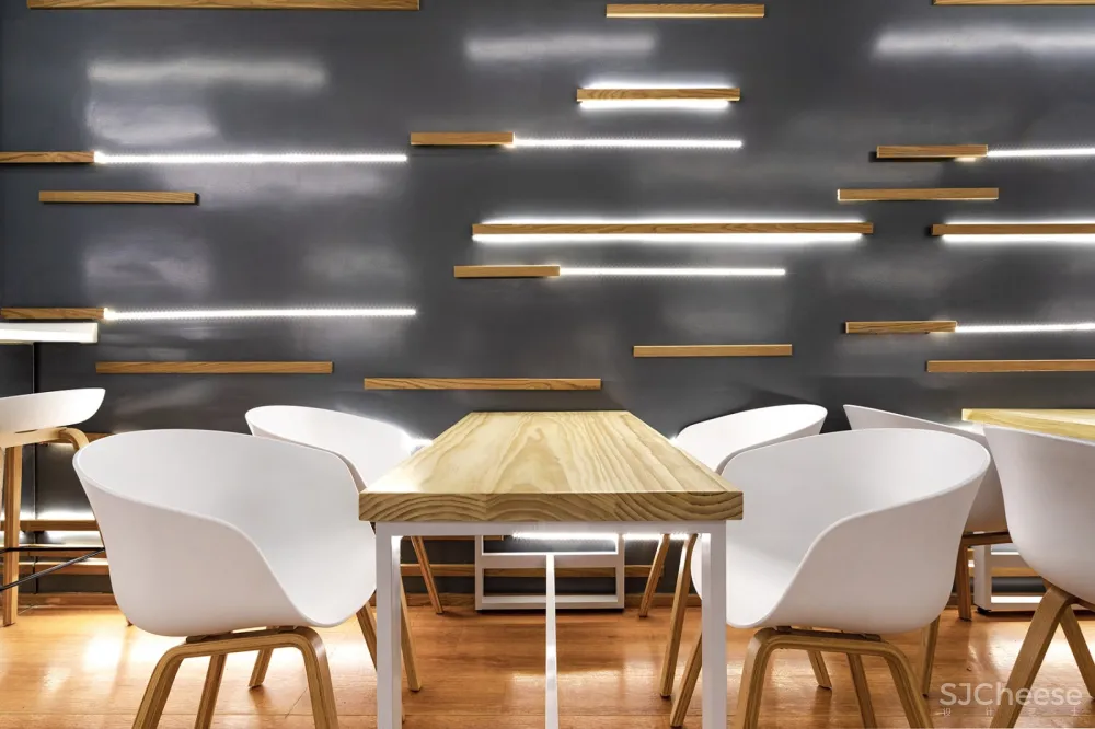 夹缝里的捞饭餐厅,苏州 / 平介设计