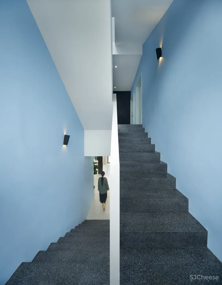 青骊拂晓酒店 / 间外建筑工作室