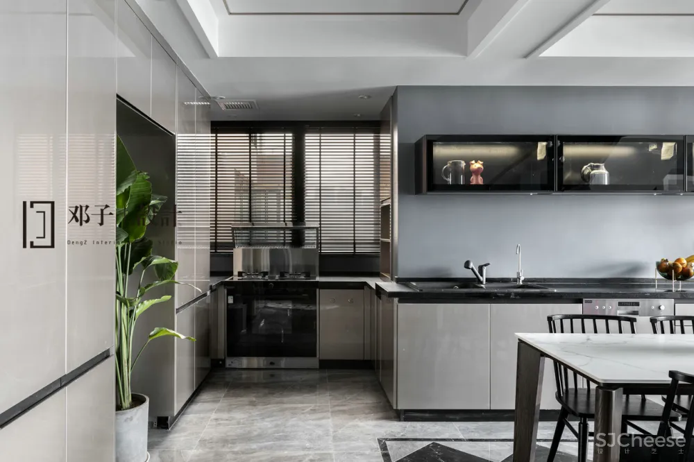 167㎡水晶灯与玛吉斯陀螺椅的完美会面 邓子设计