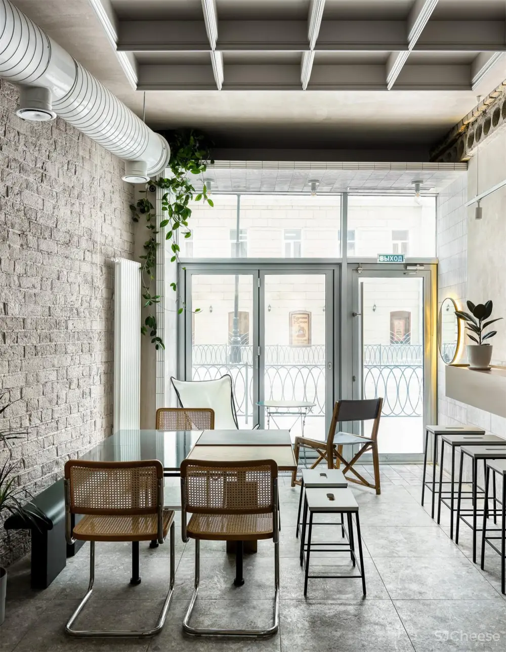 俄罗斯喀山一间58㎡极简主义咖啡馆