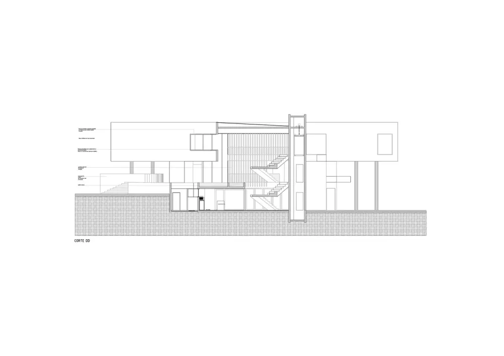 Estúdio Cláudio Resmini | 巴西湖畔三层别墅