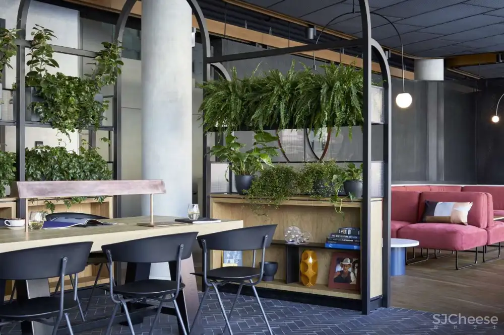 波兰现代工业的精致与活力，PURO酒店 SUPER FUTURES