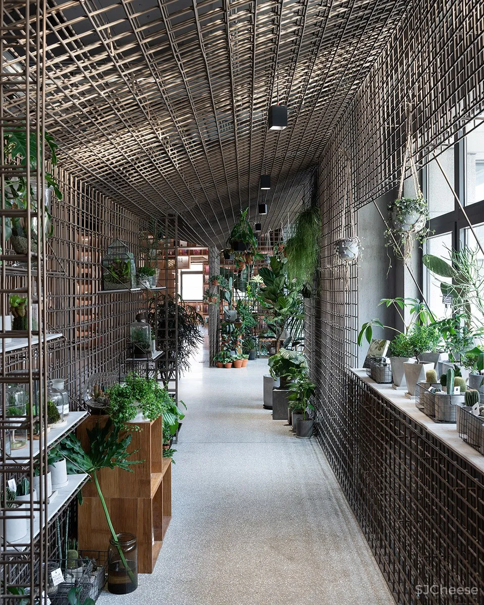 以“街巷”概念延续城市视角与空间体验,Page One 北京坊书店 直向建筑