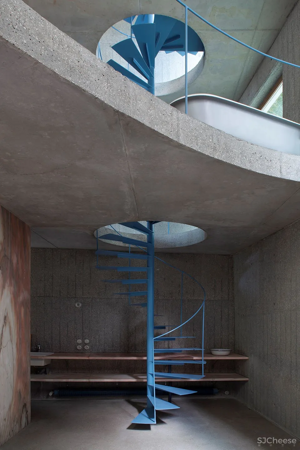 山上住宅,里斯本 / Leopold Banchini Architects