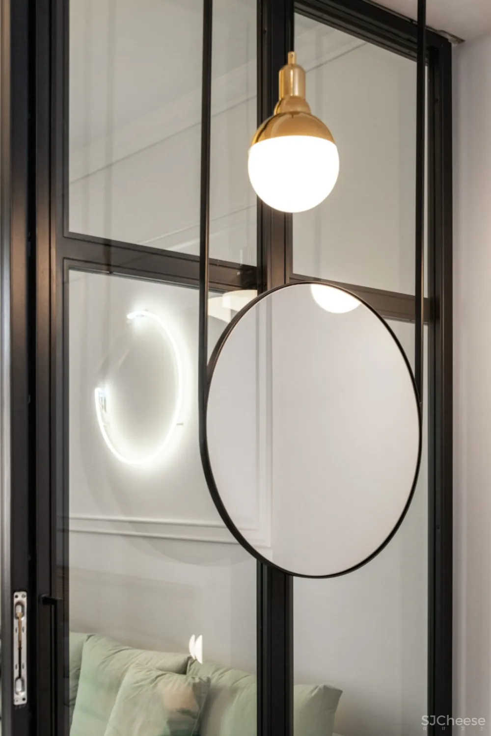 黑框隔断+水磨石丨新古典也可以这么玩