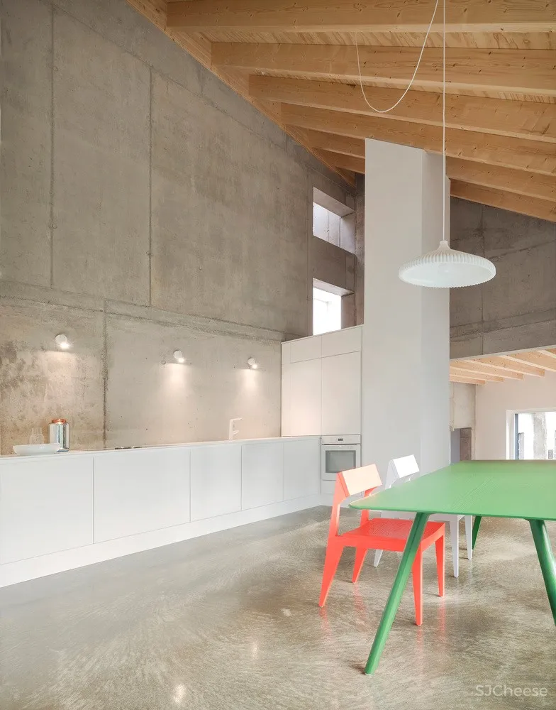 Haus D,顺时针旋转的黑色住宅 / Yonder – Architektur und Design